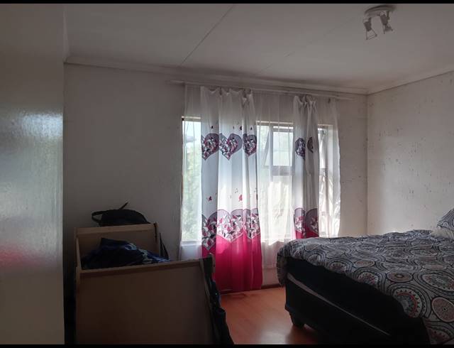 2 BEDROOM SECTIONAL TITLE FOR SALE IN BOKSBURG NORTH